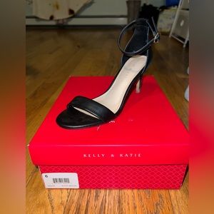 Womens size 6 black heels